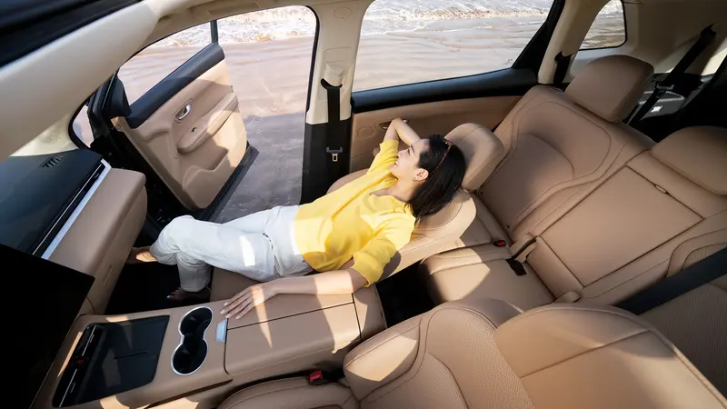 太香了！10萬內插混SUV新標桿！9.98萬+165km續(xù)航=藍電E5 PLUS